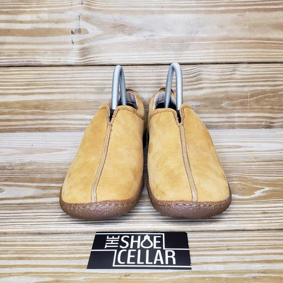 Born Shoes Women’s W1241 Slip On Split Toe Leather Shoes - Picture 2 of 11